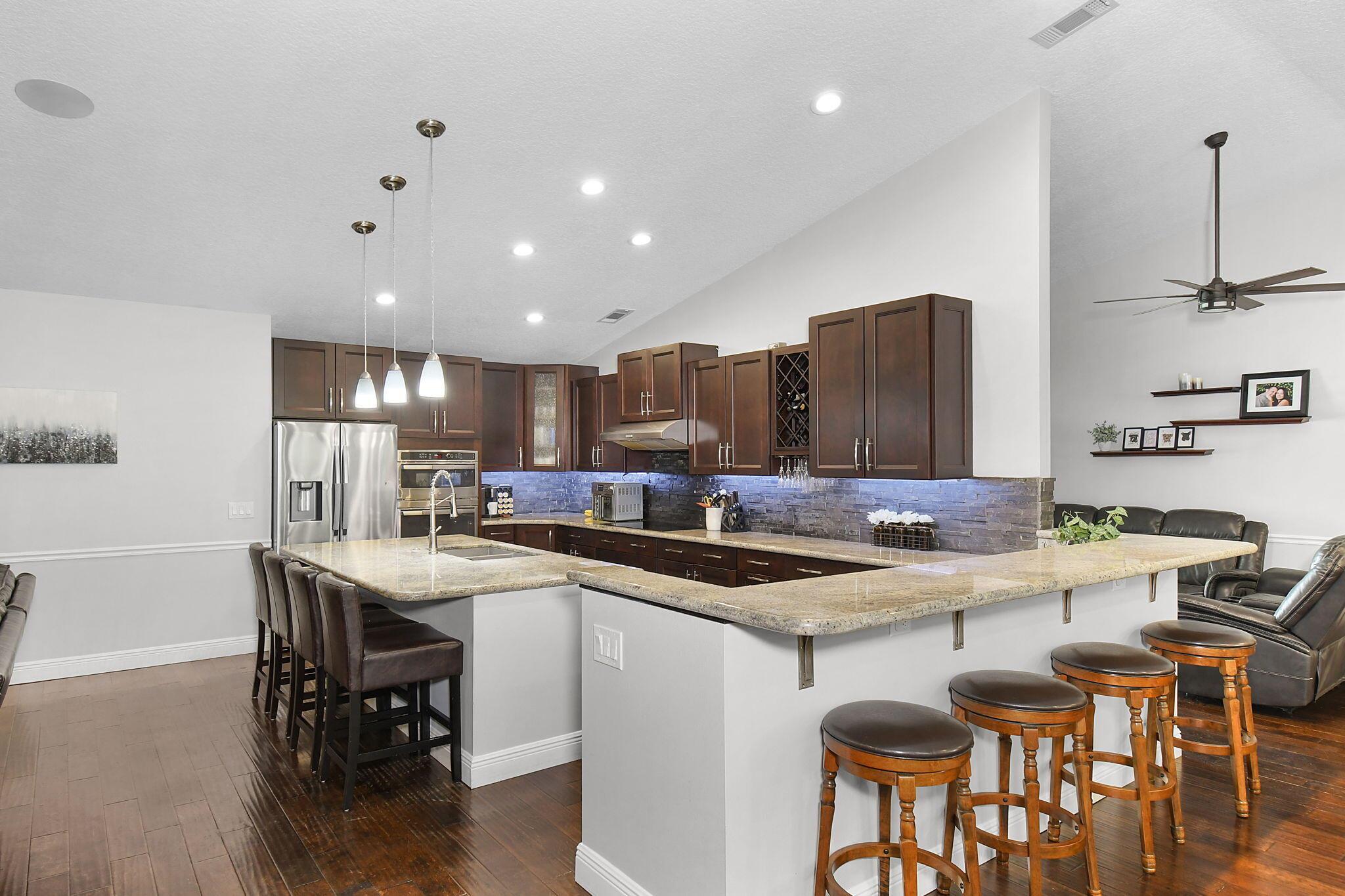 MAGNOLIA BLUFF - Residential