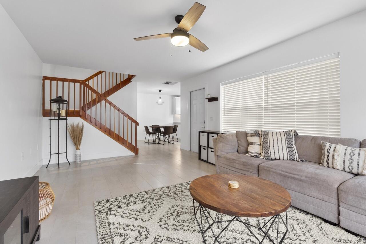 18 Amherst Court D