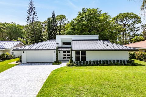 654 Lakewoode Circle W Delray Beach FL 33445