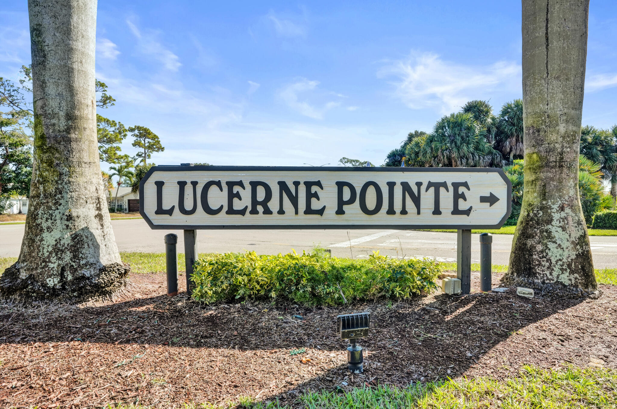 LUCERNE POINT SIX COND UNIT 101 BLDG 8 - Residential
