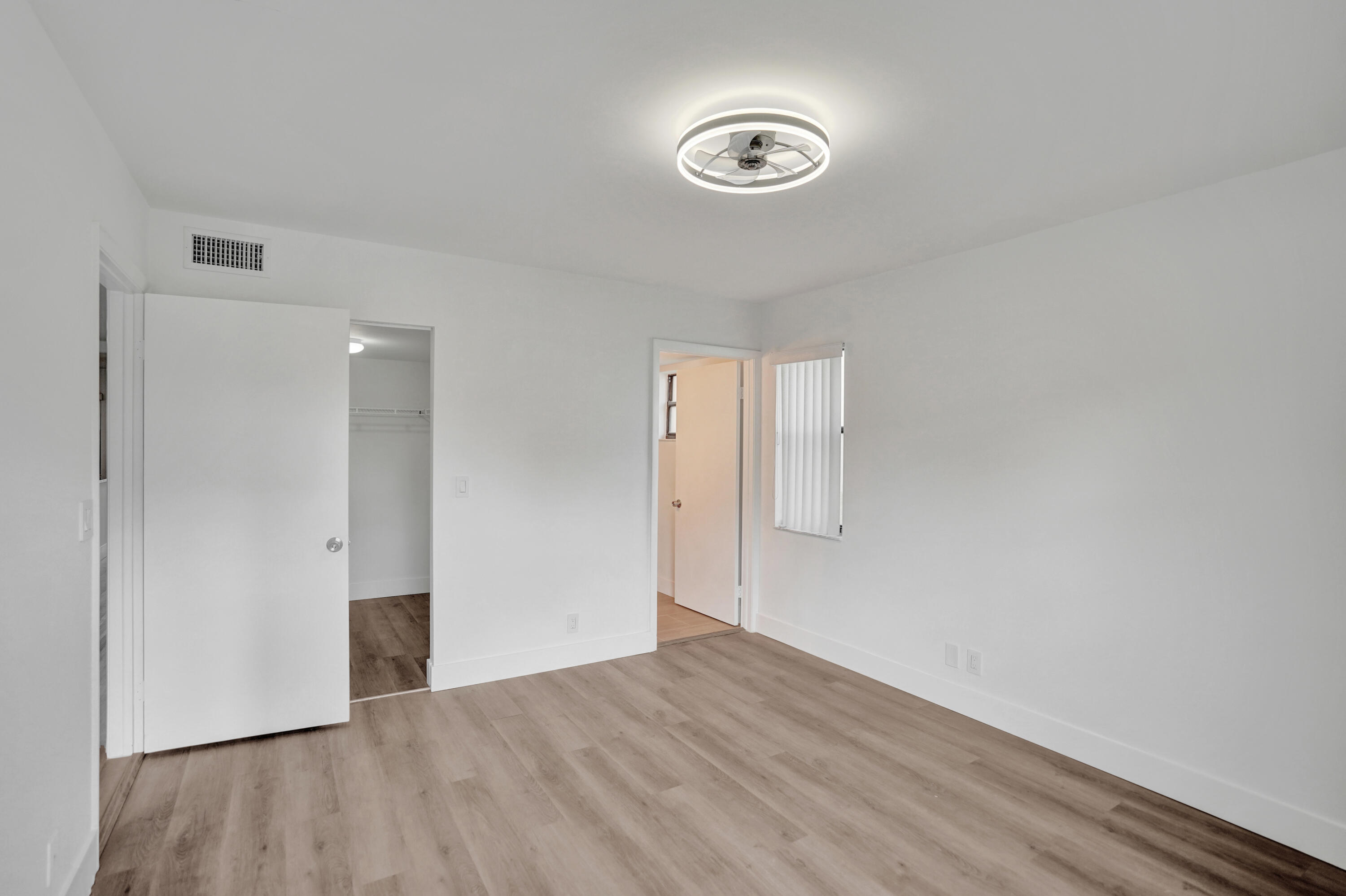 LUCERNE POINT SIX COND UNIT 101 BLDG 8 - Residential