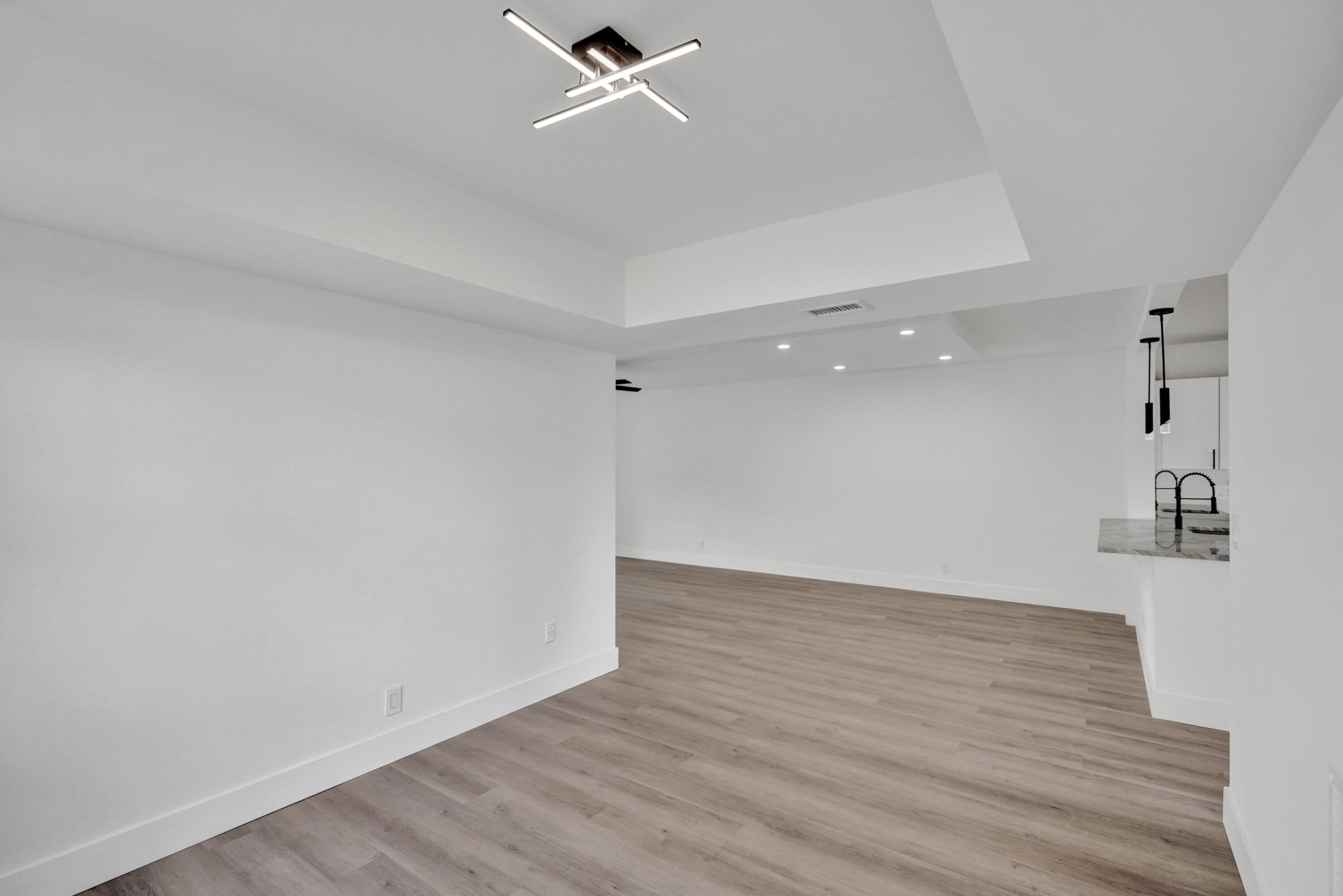 LUCERNE POINT SIX COND UNIT 101 BLDG 8 - Residential