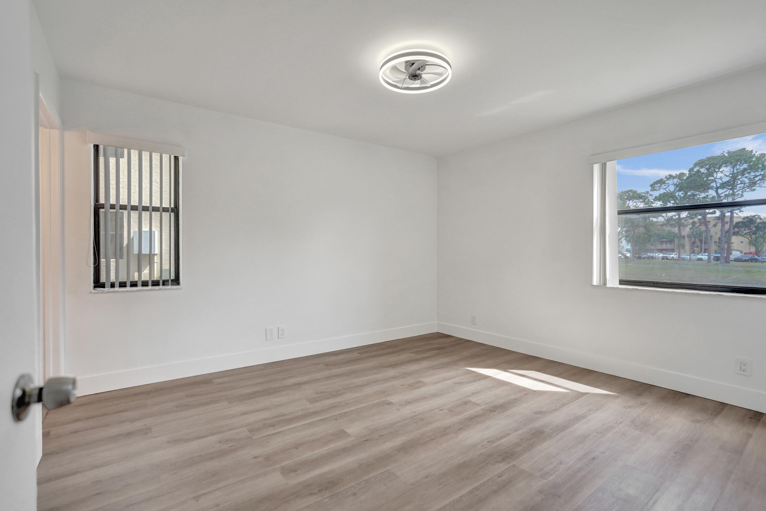 LUCERNE POINT SIX COND UNIT 101 BLDG 8 - Residential