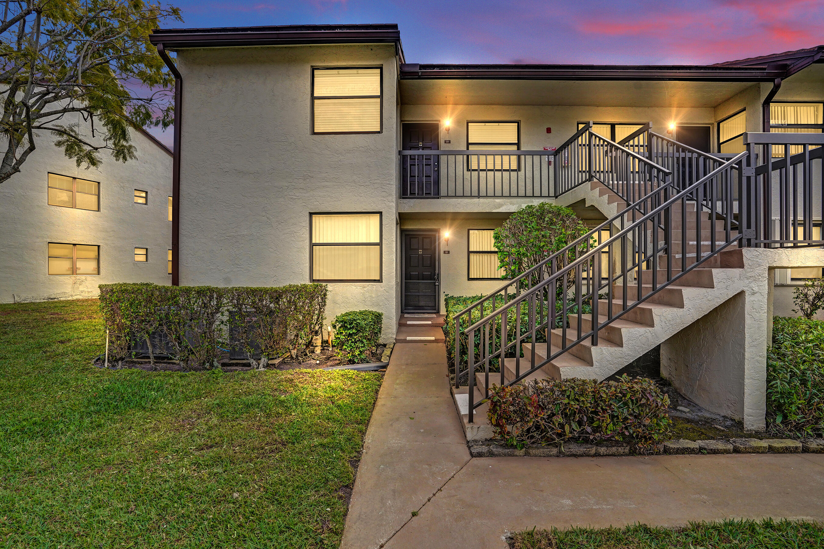 LUCERNE POINT SIX COND UNIT 101 BLDG 8 - Residential