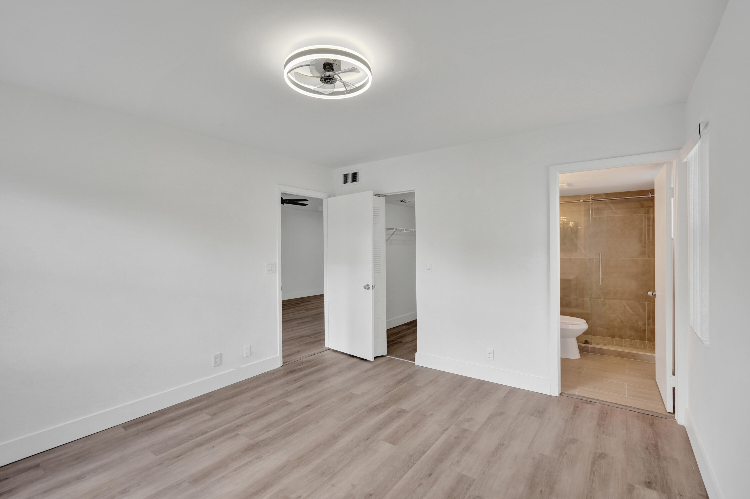 LUCERNE POINT SIX COND UNIT 101 BLDG 8 - Residential