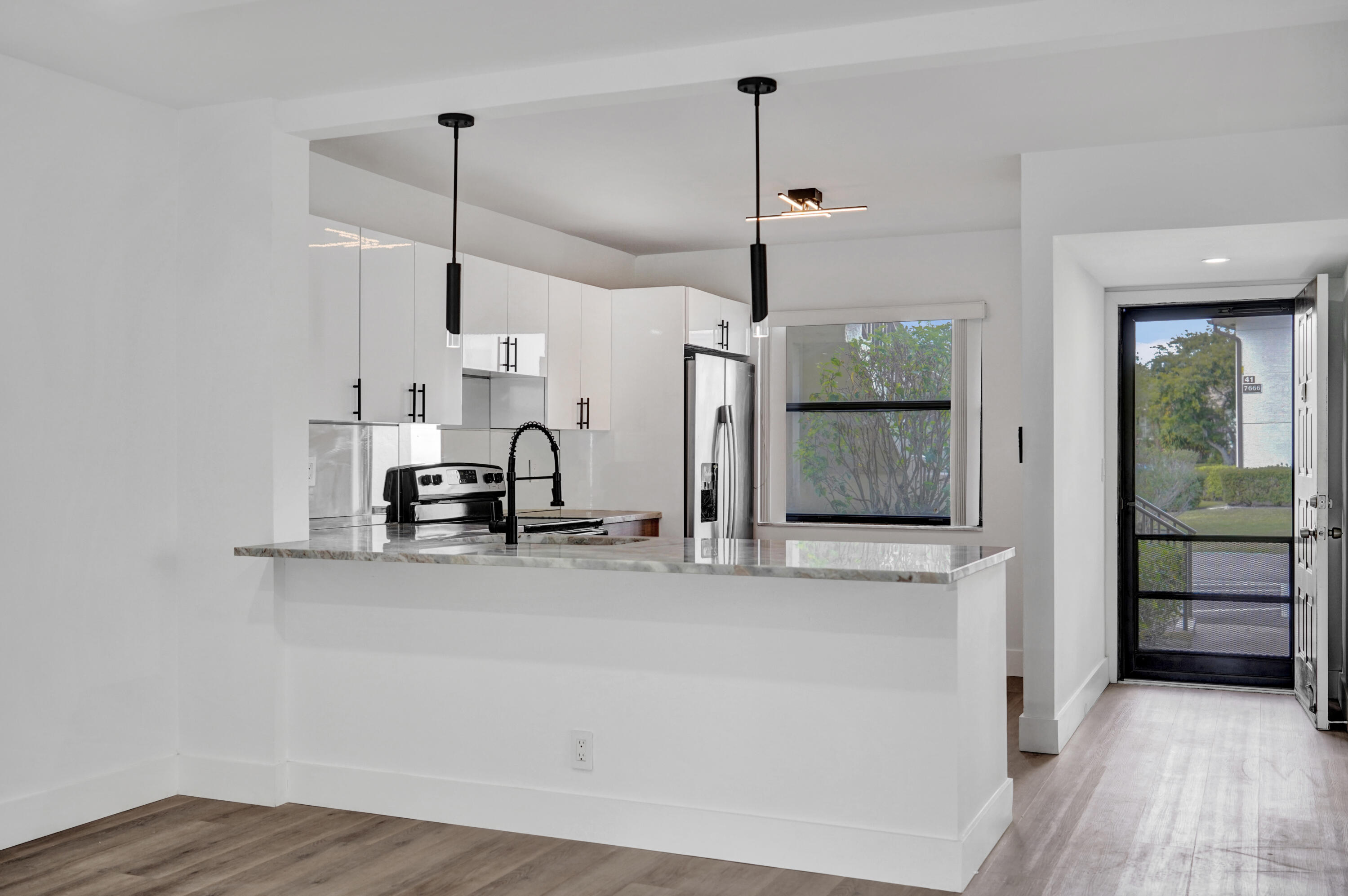 LUCERNE POINT SIX COND UNIT 101 BLDG 8 - Residential