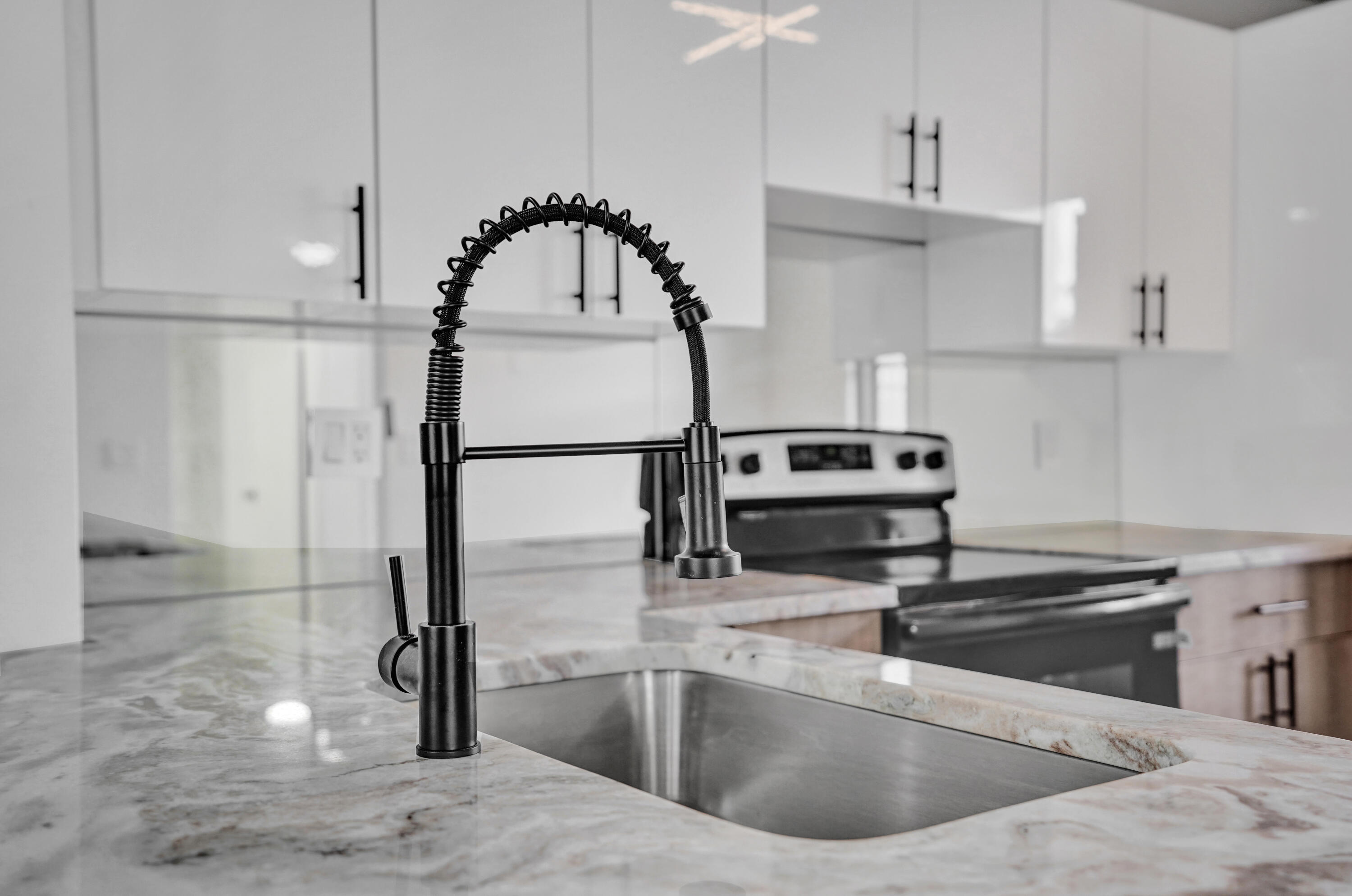 LUCERNE POINT SIX COND UNIT 101 BLDG 8 - Residential