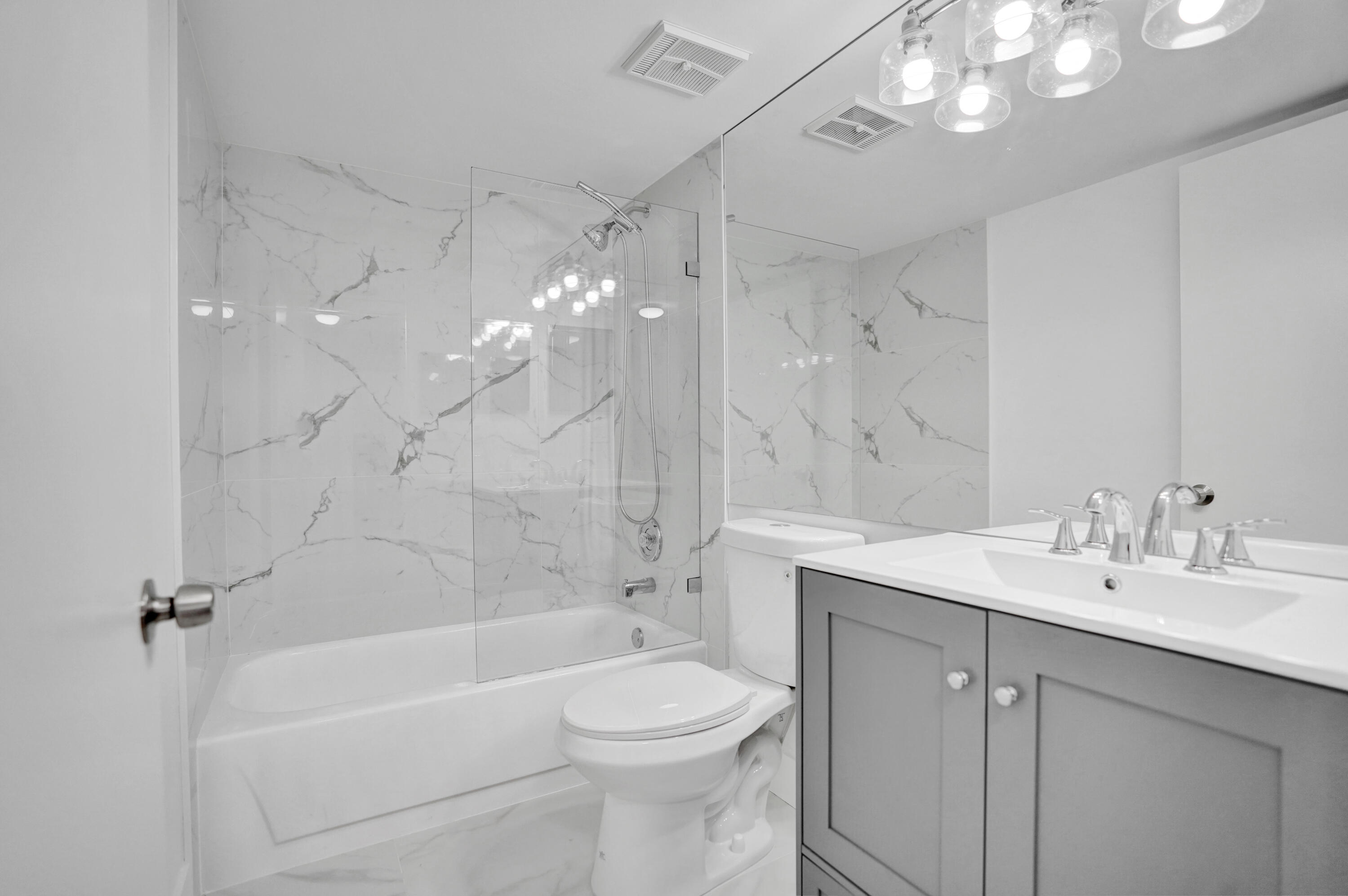 LUCERNE POINT SIX COND UNIT 101 BLDG 8 - Residential