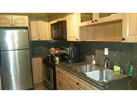 A home in Lauderdale Lakes