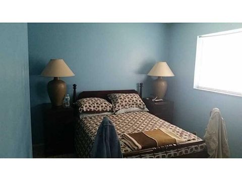 A home in Lauderdale Lakes
