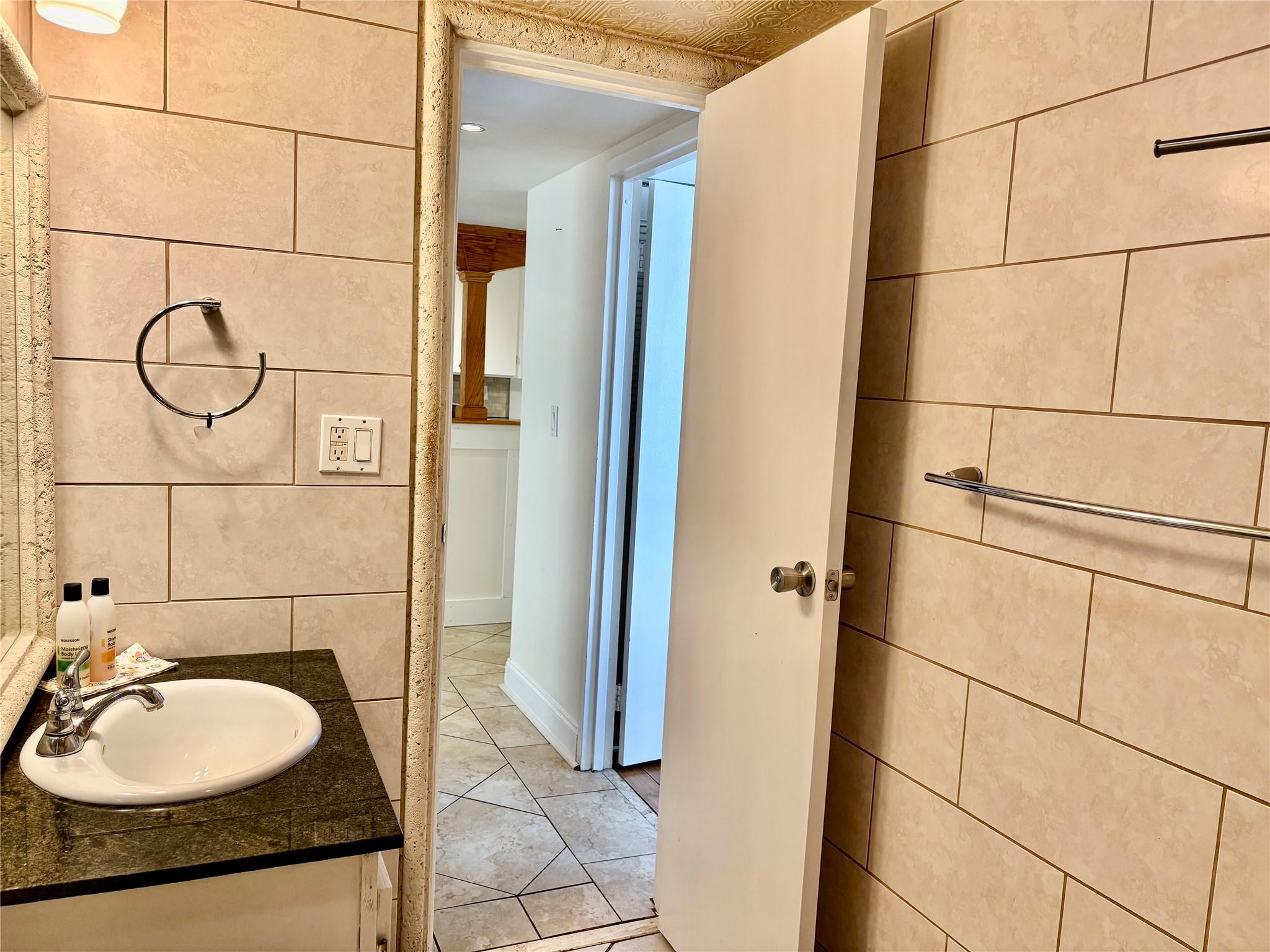 Cypress Chase Condo No1 - Residential Lease