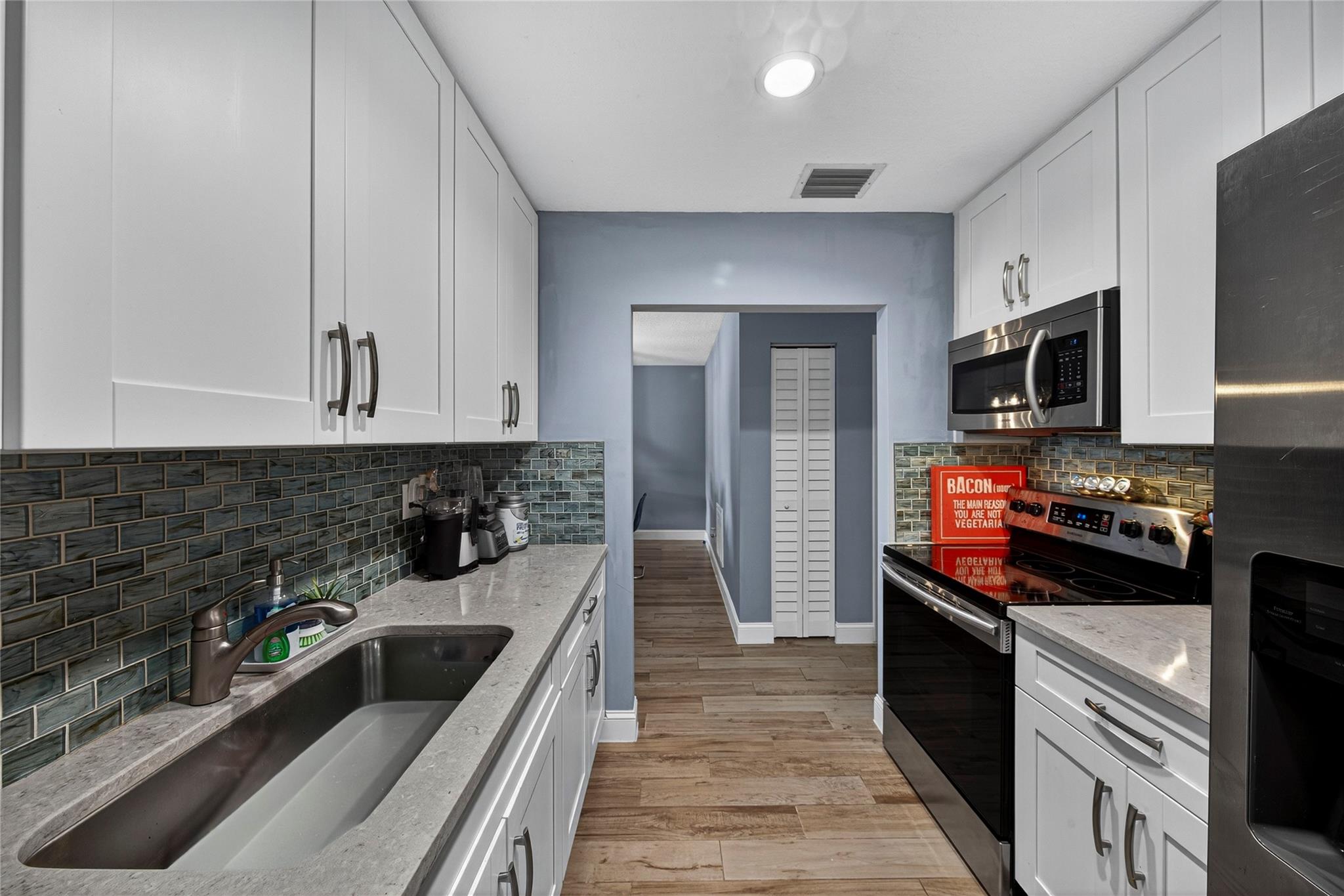 PALM HILL VILLAS - Residential