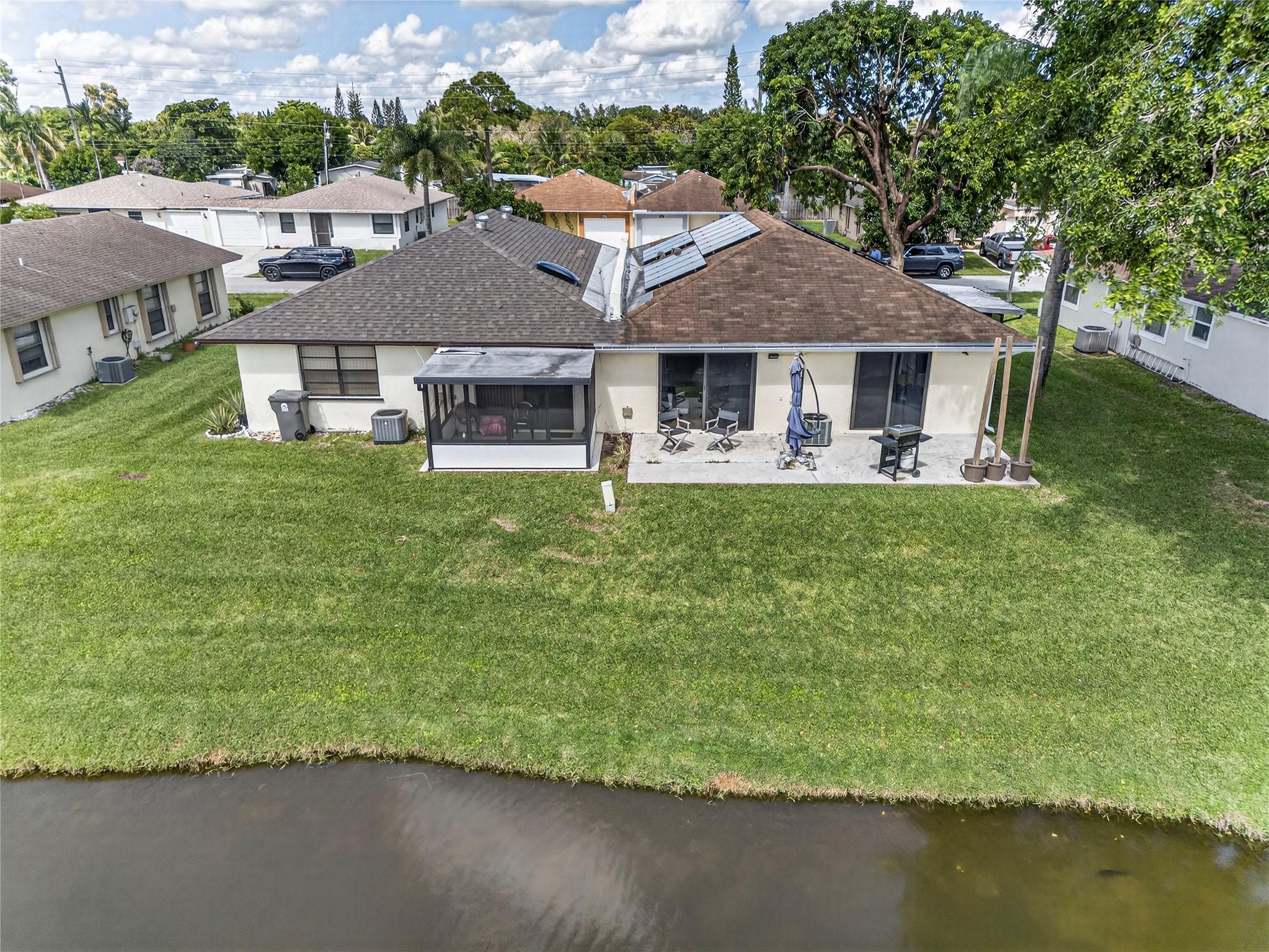 PALM HILL VILLAS - Residential