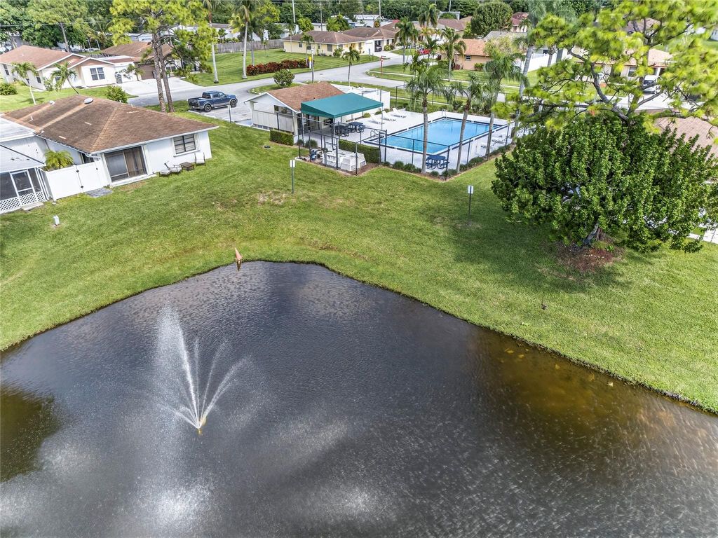 Photo of 4916 Luqui Ct #26A, West Palm Beach, FL 33415 (MLS # F10532040)