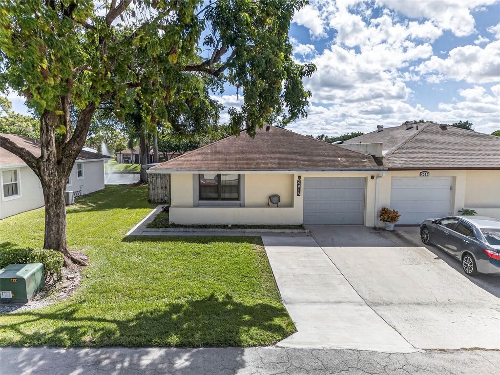 Photo of 4916 Luqui Ct #26A, West Palm Beach, FL 33415 (MLS # F10532040)