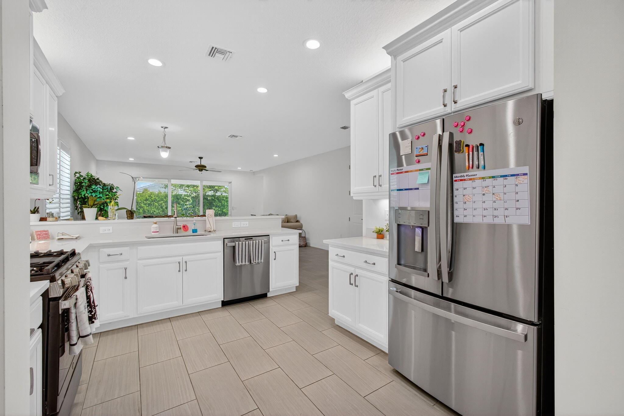 VALENCIA GROVE/RIVERLAND - Residential