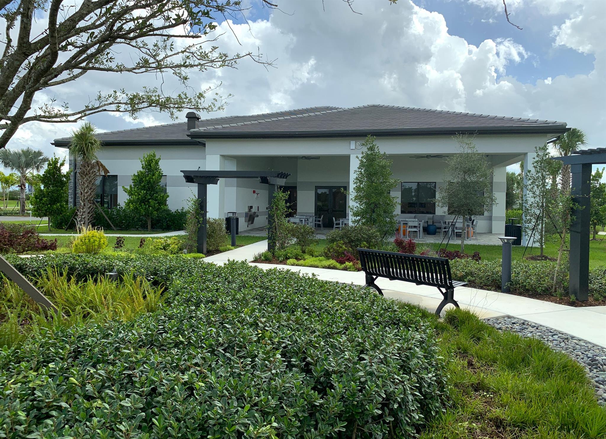 VALENCIA GROVE/RIVERLAND - Residential