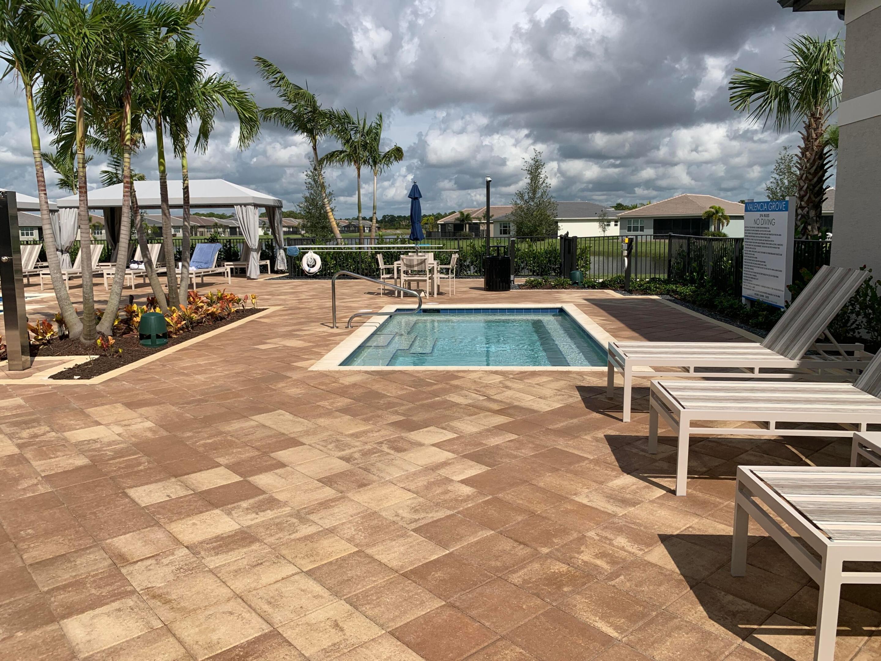 VALENCIA GROVE/RIVERLAND - Residential