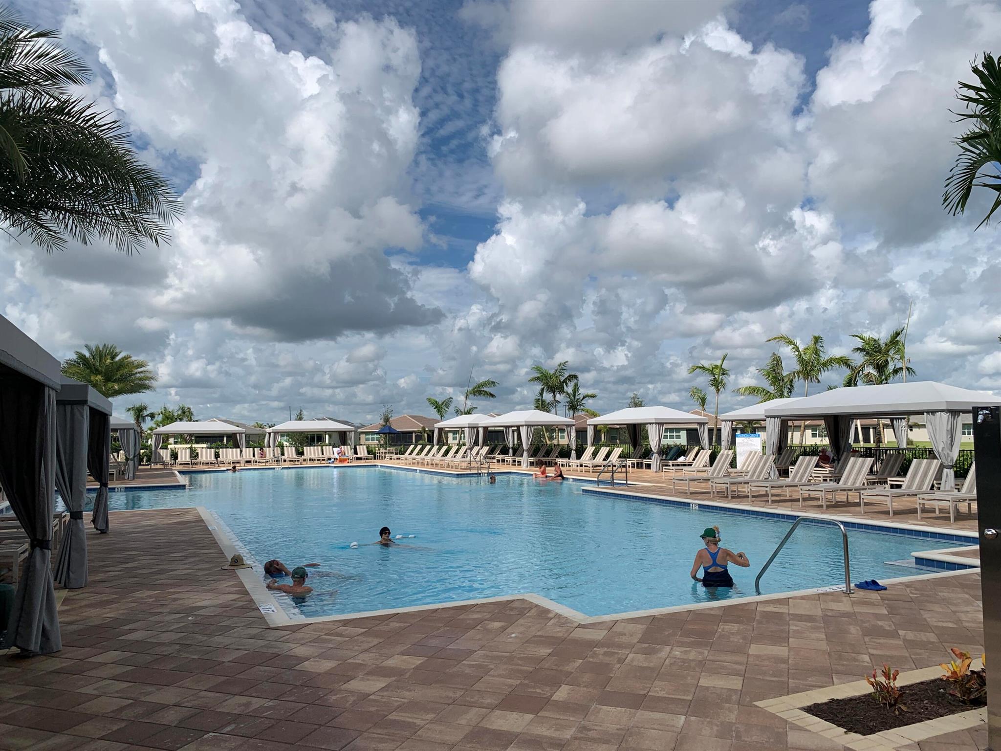 VALENCIA GROVE/RIVERLAND - Residential