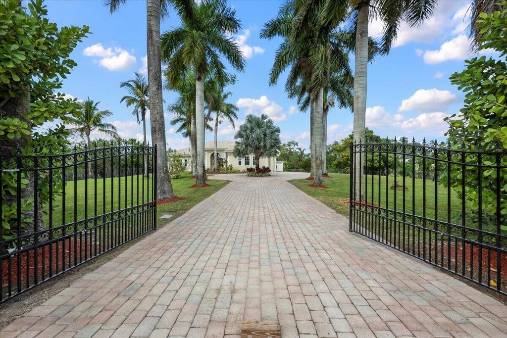 Photo of 12381 152nd Street N, Jupiter, FL 33478 (MLS # R11062609)