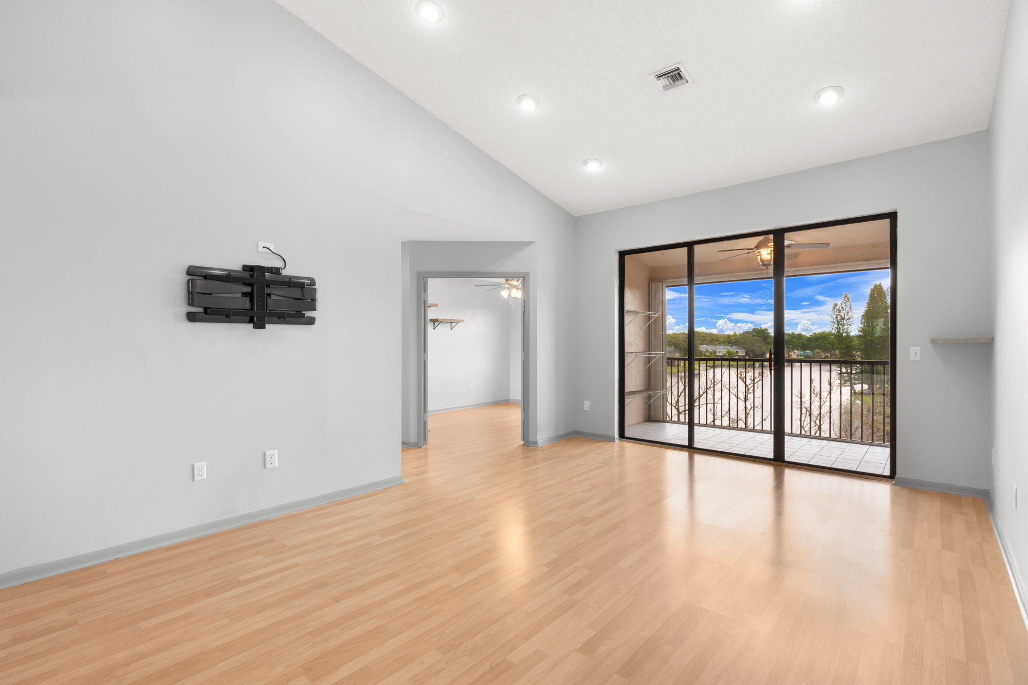 4400 NW 30TH Street 424