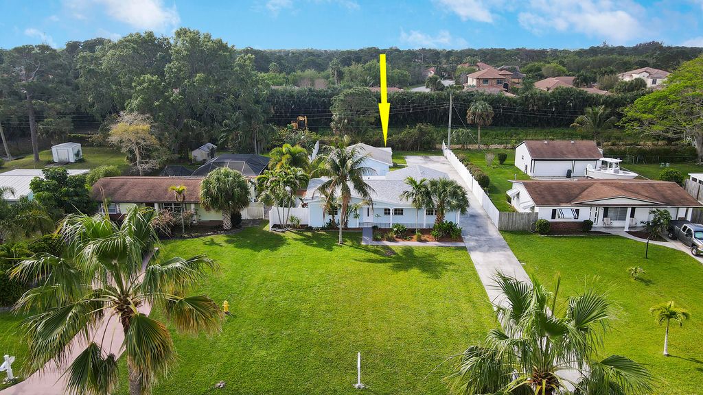 Photo of 2070 NW Sunset Boulevard, Jensen Beach, FL 34957 (MLS # R10969218)