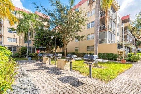 Tiny photo for 403 NW 68th Avenue #519, Plantation, FL 33317 (MLS # F10543151)