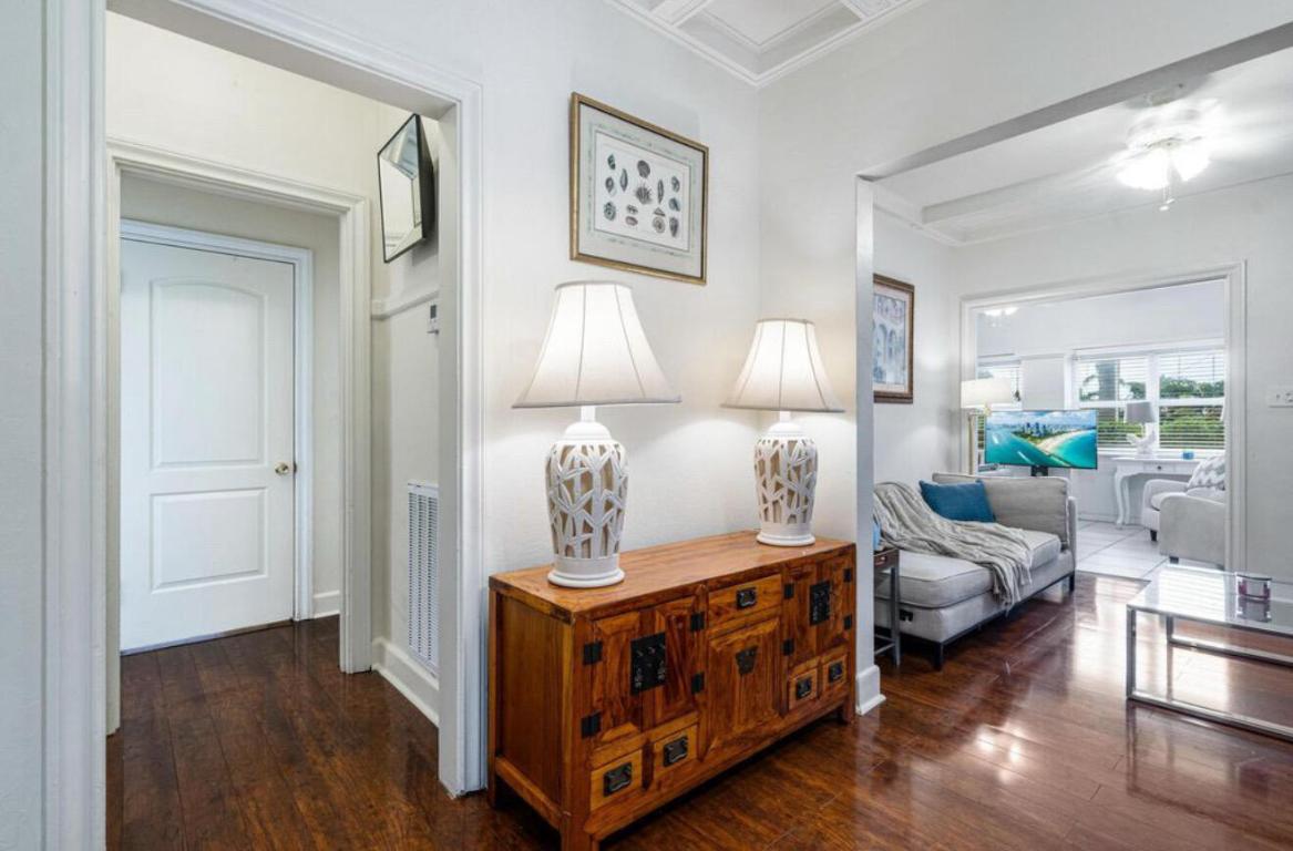 NORTH PALM BCH 3 - Residential Lease