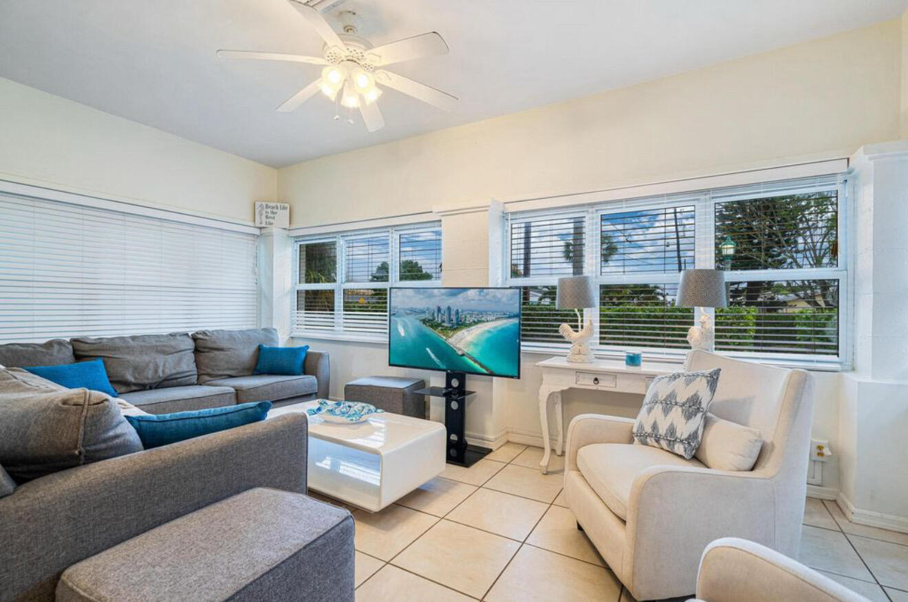 NORTH PALM BCH 3 - Residential Lease