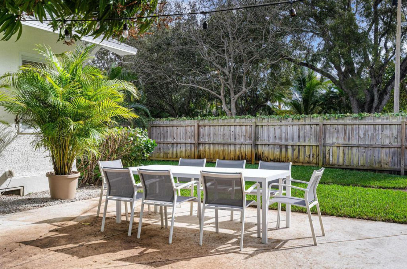 NORTH PALM BCH 3 - Residential Lease