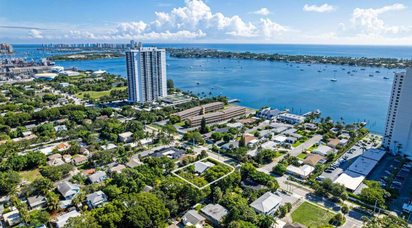 NORTH PALM BCH 3 - Residential Lease