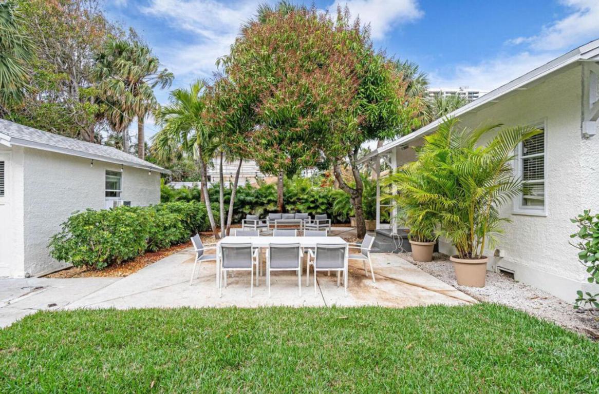 NORTH PALM BCH 3 - Residential Lease