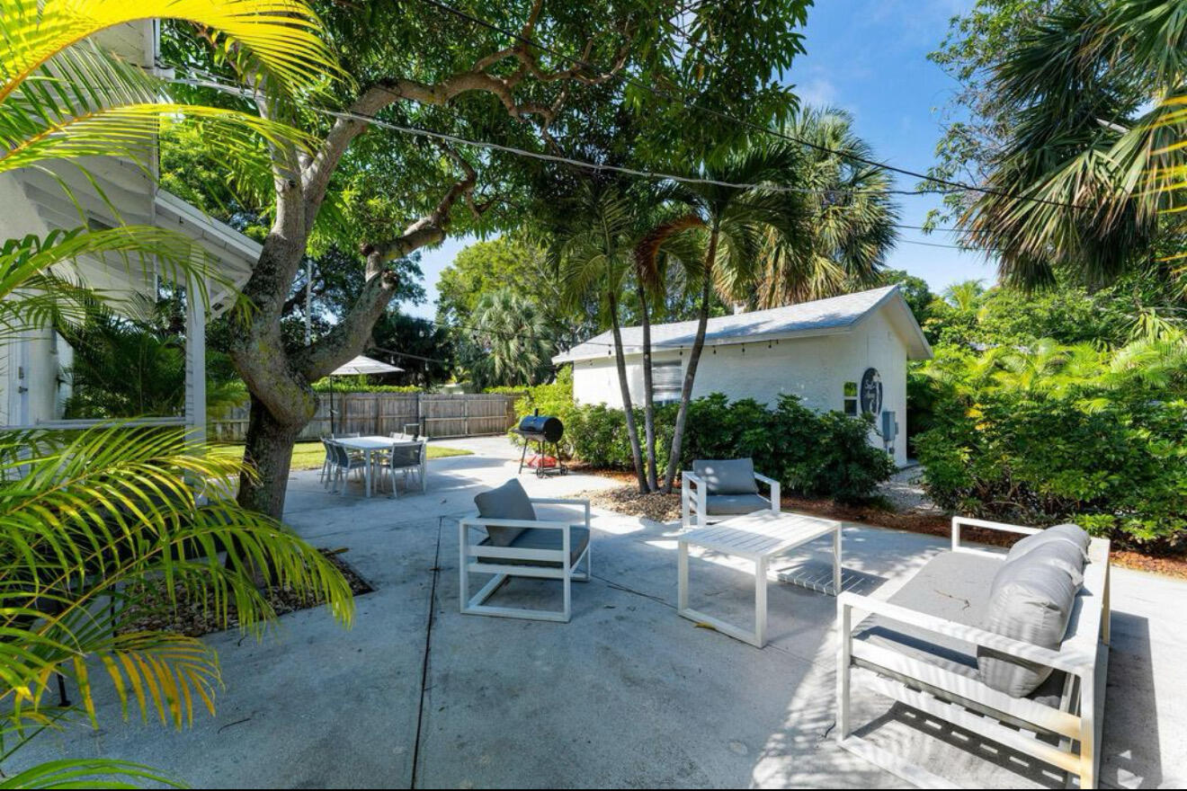 NORTH PALM BCH 3 - Residential Lease