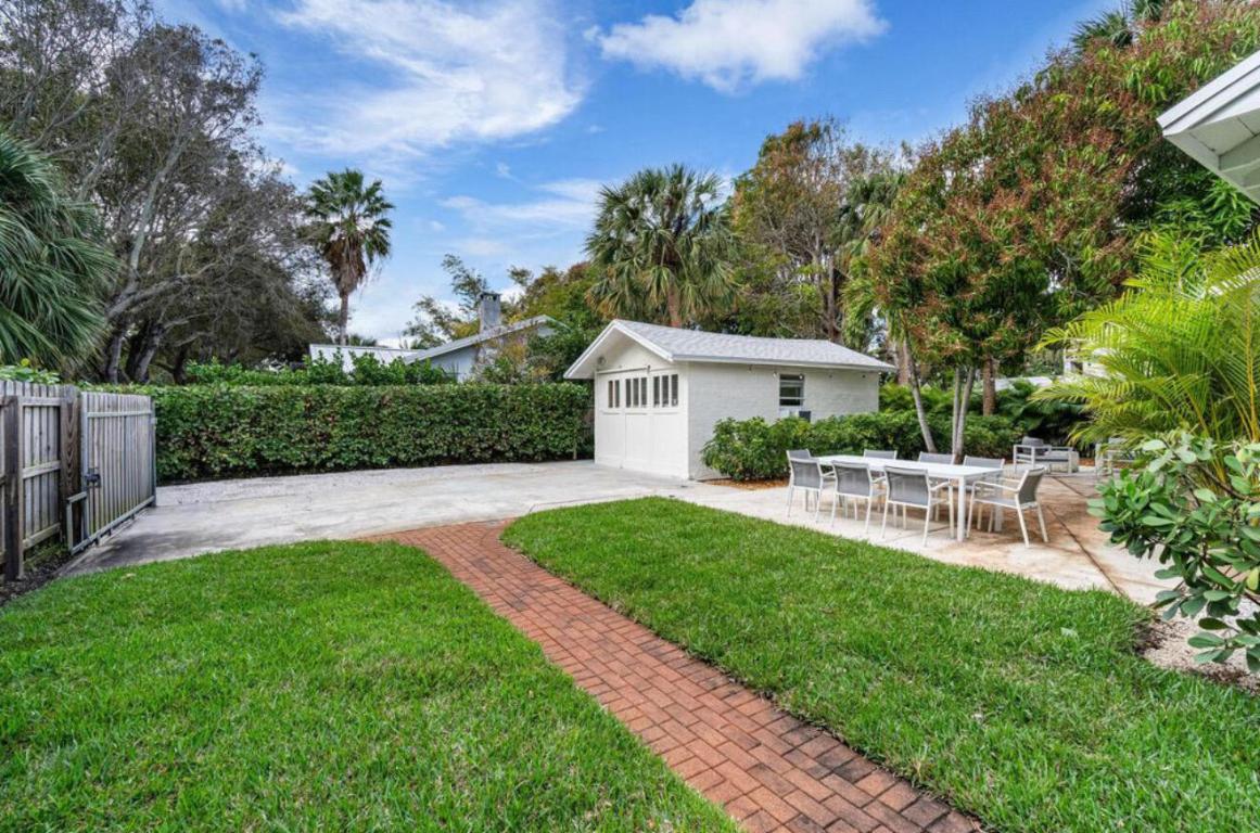 NORTH PALM BCH 3 - Residential Lease