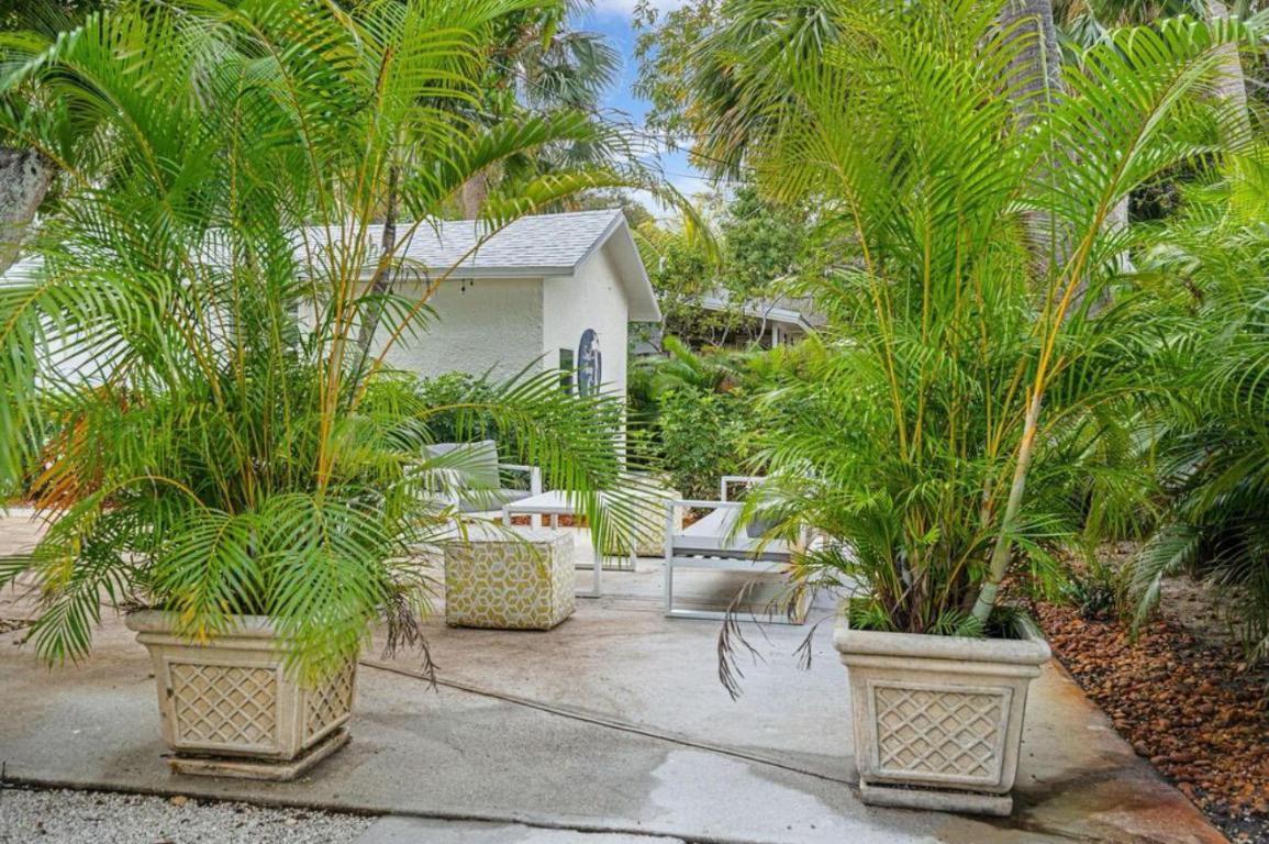 NORTH PALM BCH 3 - Residential Lease