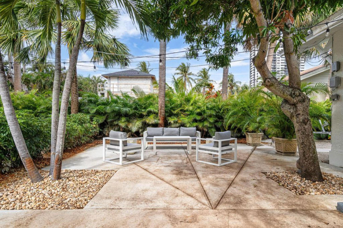 NORTH PALM BCH 3 - Residential Lease