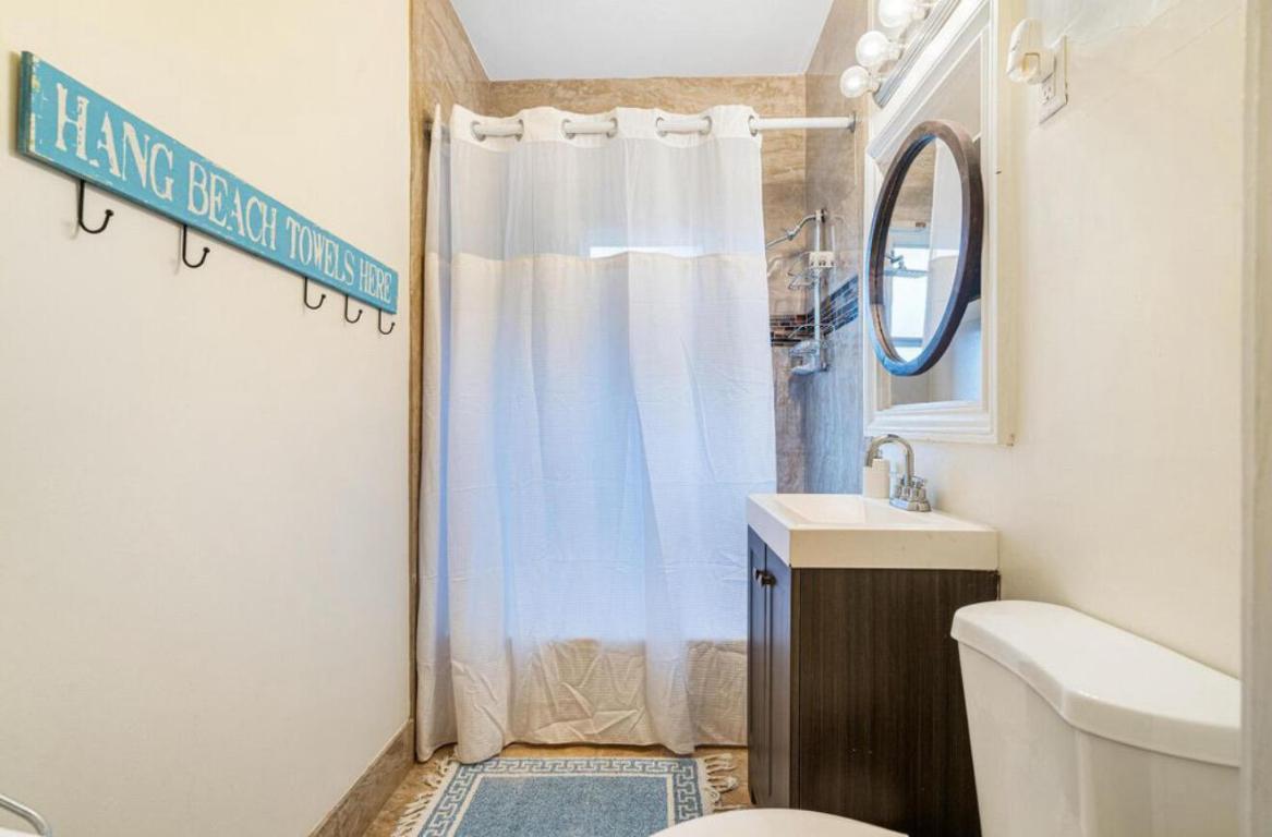 NORTH PALM BCH 3 - Residential Lease