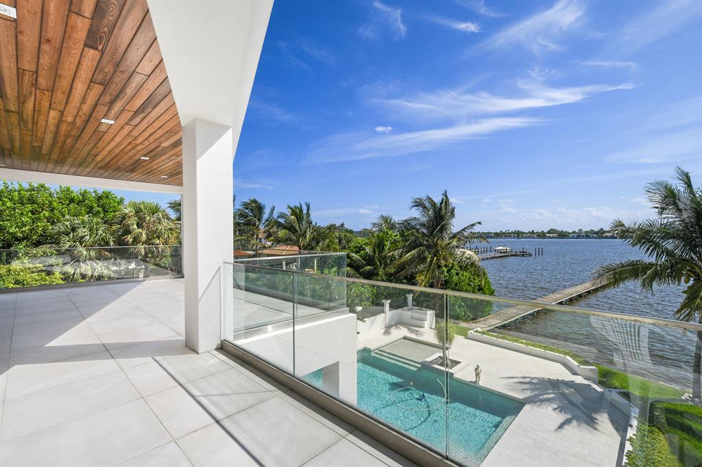 NORTH LAKE WORTH - Residential