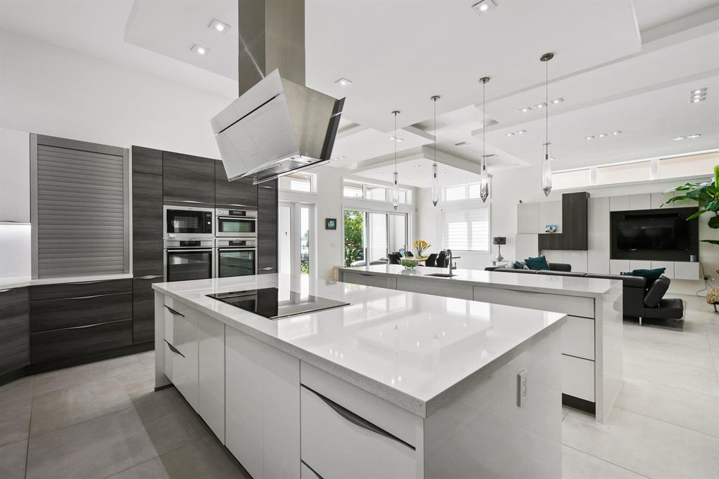 NORTH LAKE WORTH - Residential