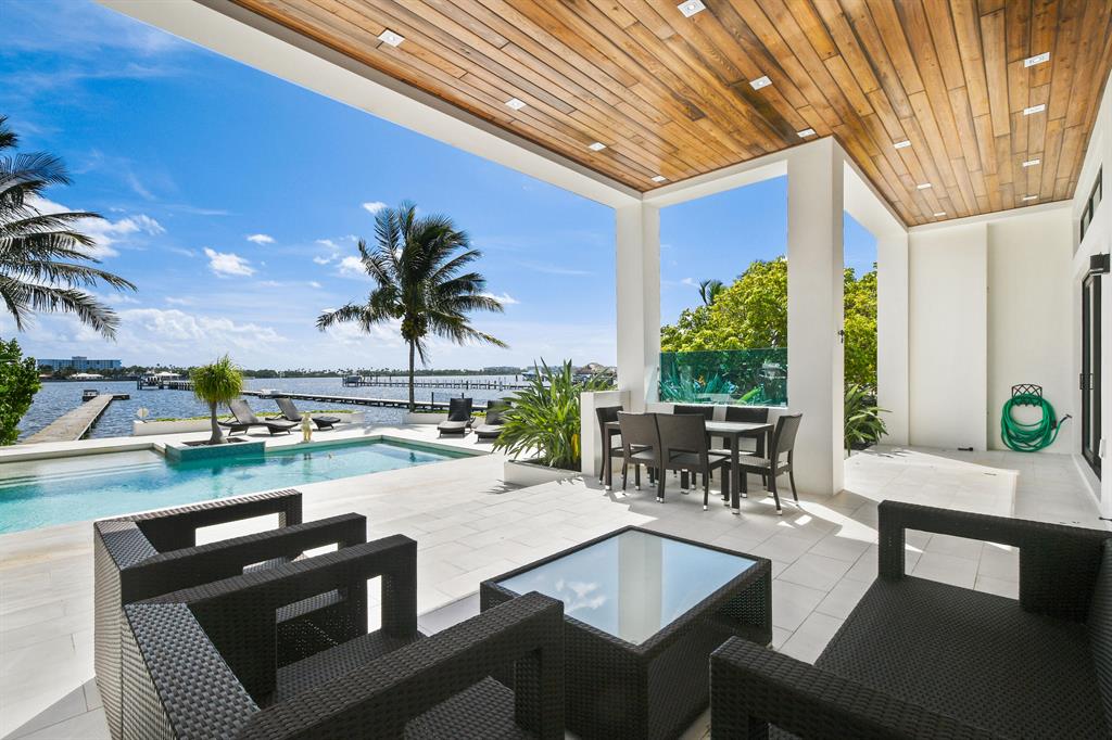 NORTH LAKE WORTH - Residential