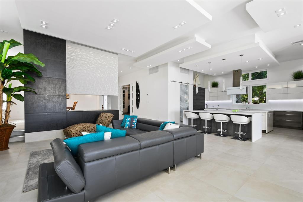 NORTH LAKE WORTH - Residential