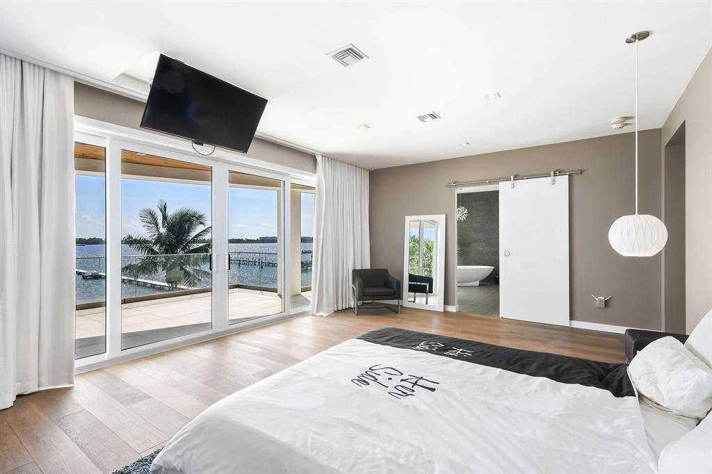 NORTH LAKE WORTH - Residential