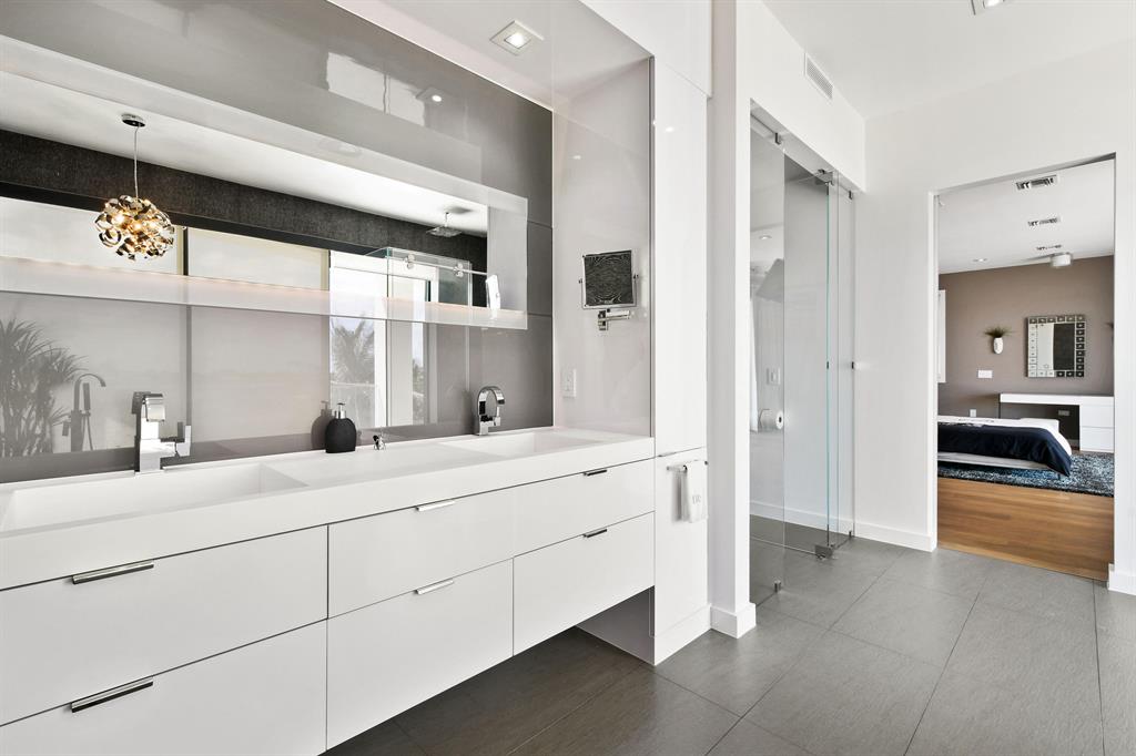 NORTH LAKE WORTH - Residential