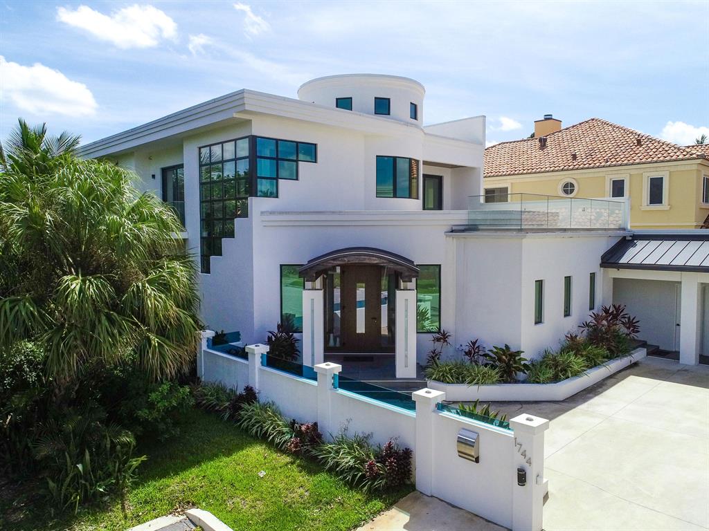 NORTH LAKE WORTH - Residential