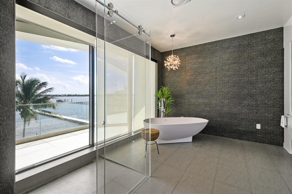 NORTH LAKE WORTH - Residential