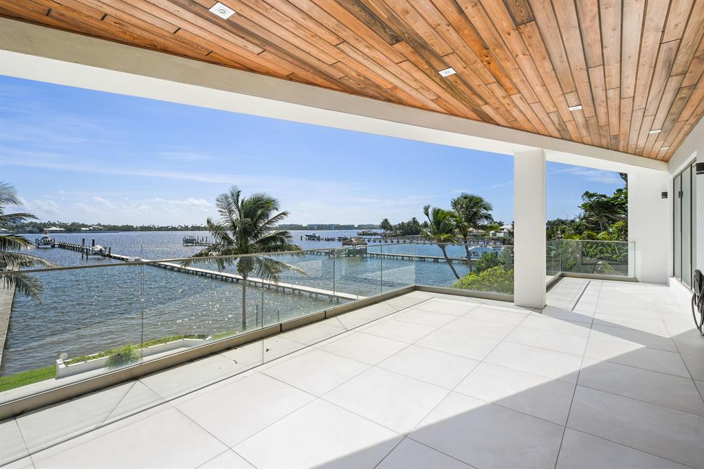 NORTH LAKE WORTH - Residential