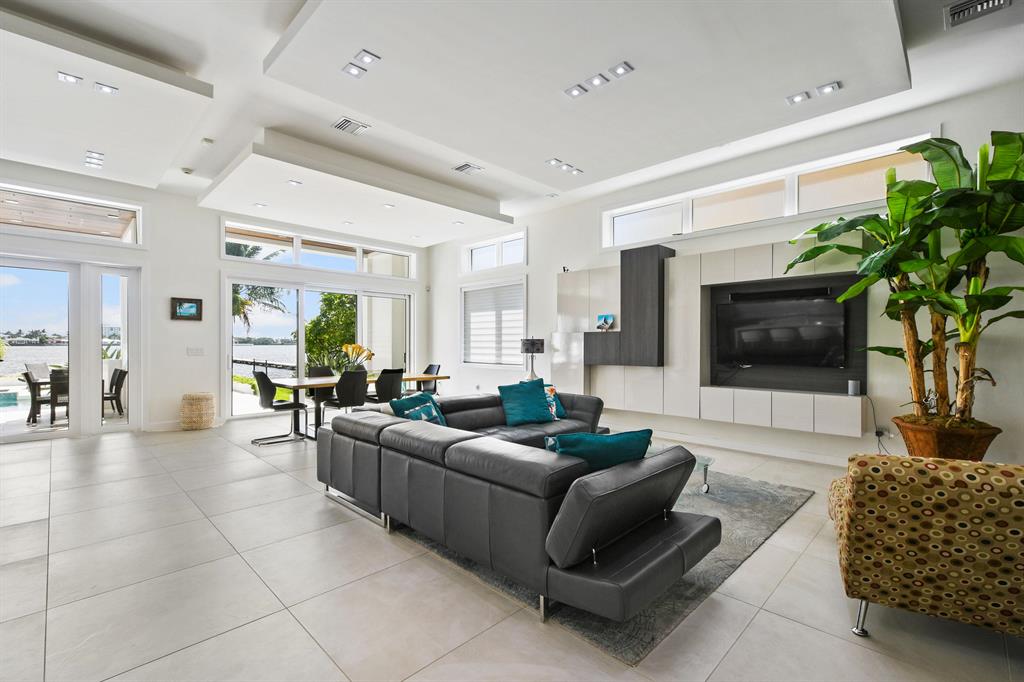 NORTH LAKE WORTH - Residential