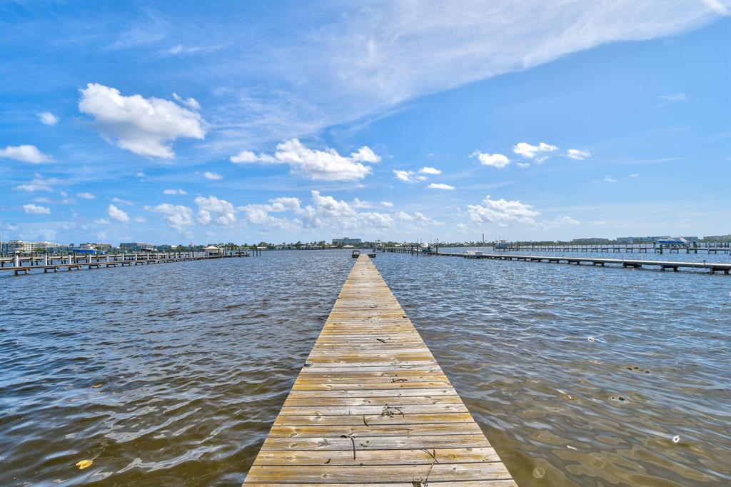 NORTH LAKE WORTH - Residential