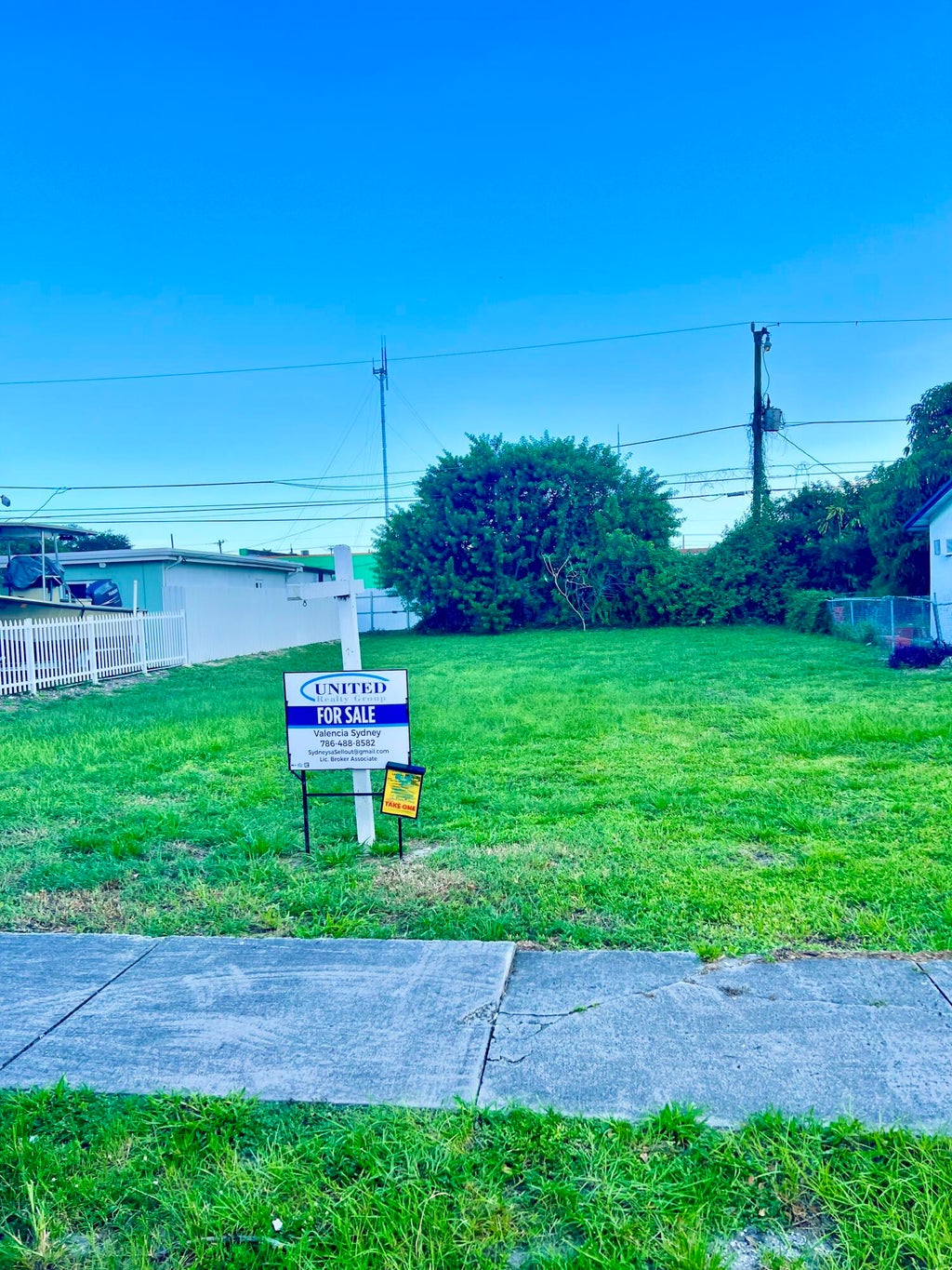 Photo of 5226 Fletcher Street, Hollywood, FL 33021 (MLS # B26062505)
