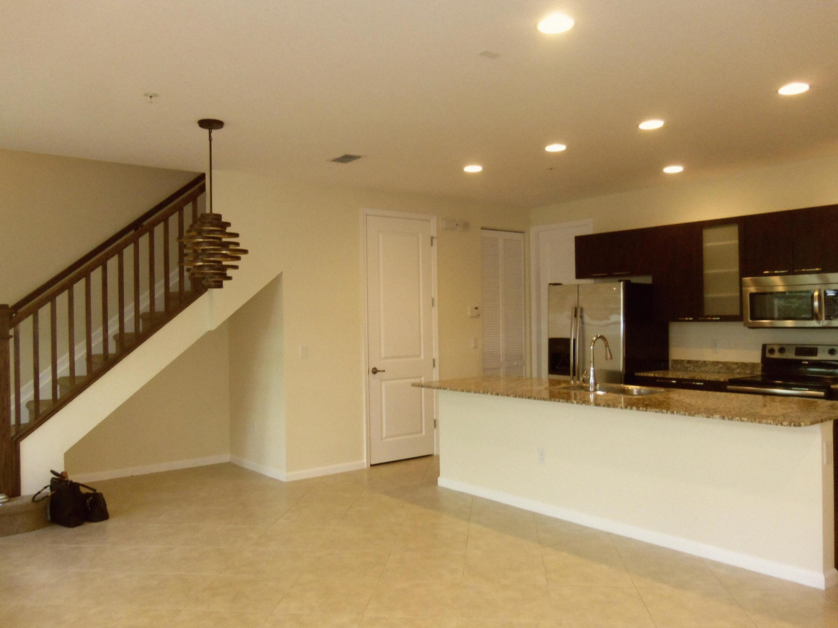 BLUE LAKE TOWNHOMES - Residential Lease